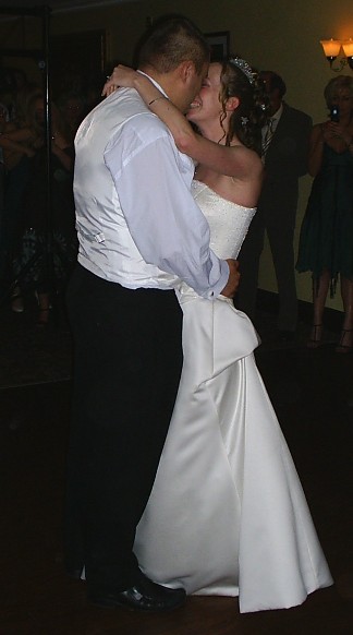 Liz and Liam MUNT First Dance