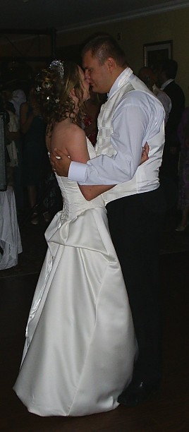 Liam and Elizabeth (Liz) MUNT First Dance